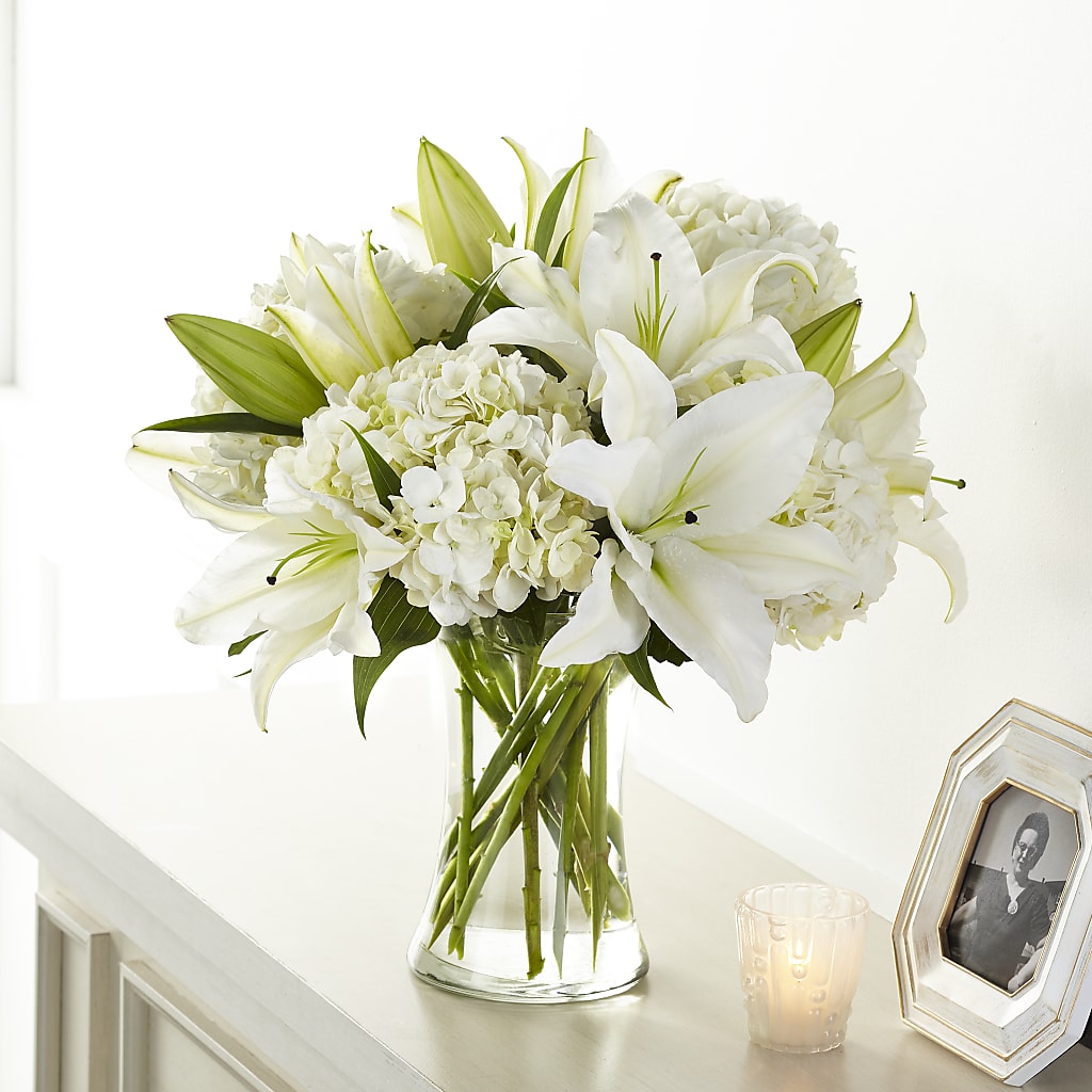 Compassionate Lily Bouquet – JARDIN D'ETE, Markham ON