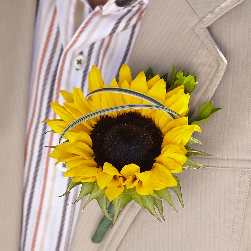 Free Spirit Boutonniere – JARDIN D'ETE, Markham ON