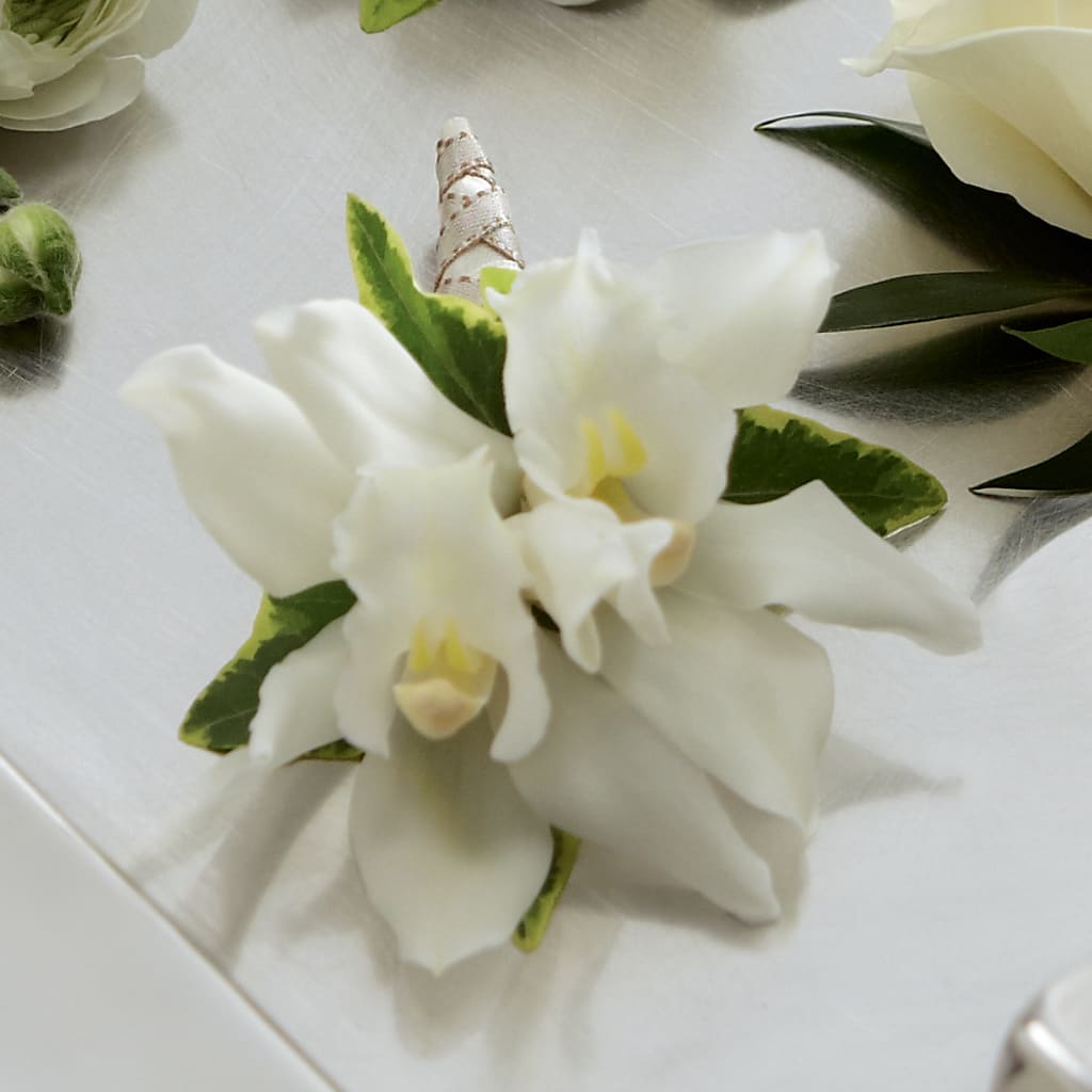 White Mini Cymbidium Boutonniere – JARDIN D'ETE, Markham ON