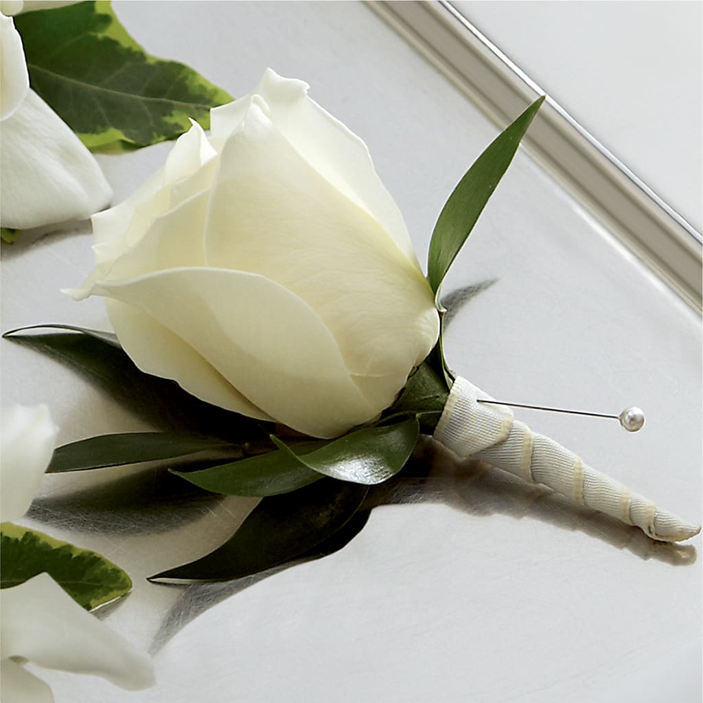 White Rose Boutonniere – JARDIN D'ETE, Markham ON