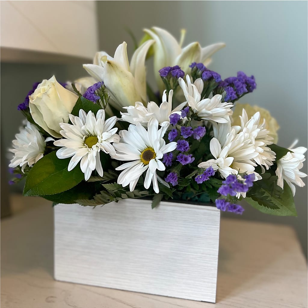 Beyond Blue Box Bouquet – JARDIN D'ETE, Markham ON