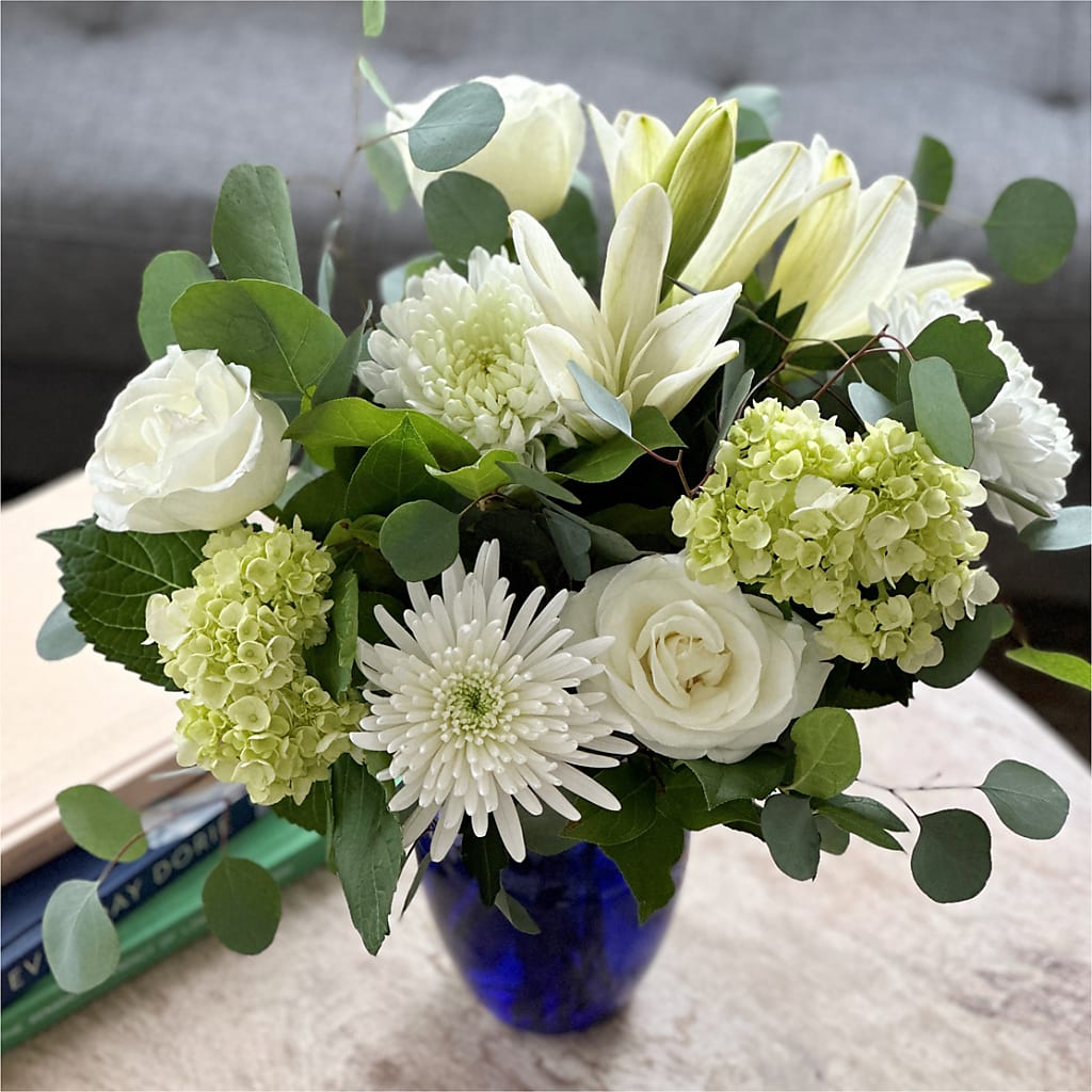 Snowy Dreams Bouquet – JARDIN D'ETE, Markham ON